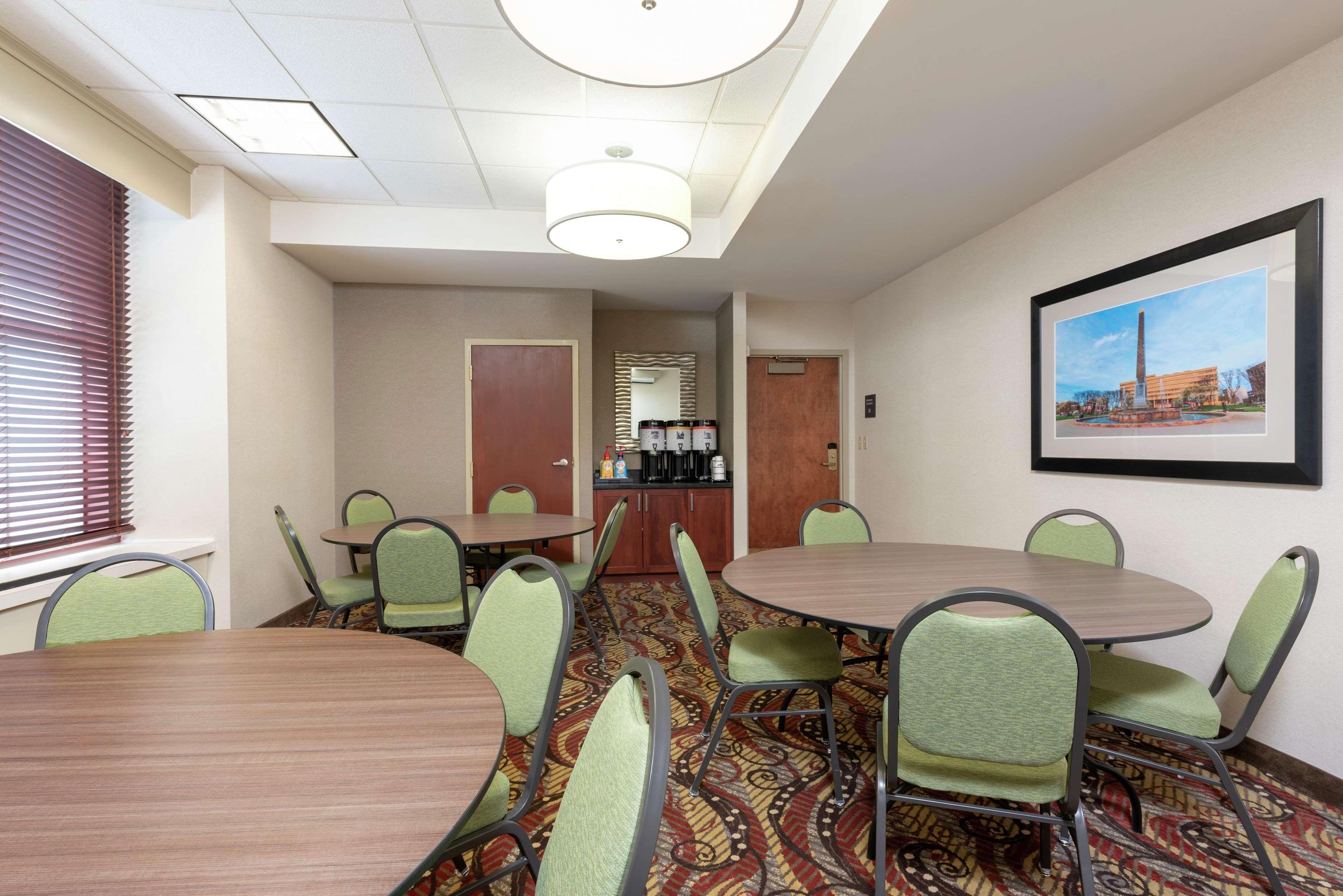 Hampton Inn Indianapolis Downtown Across From Circle Centre Facilities photo