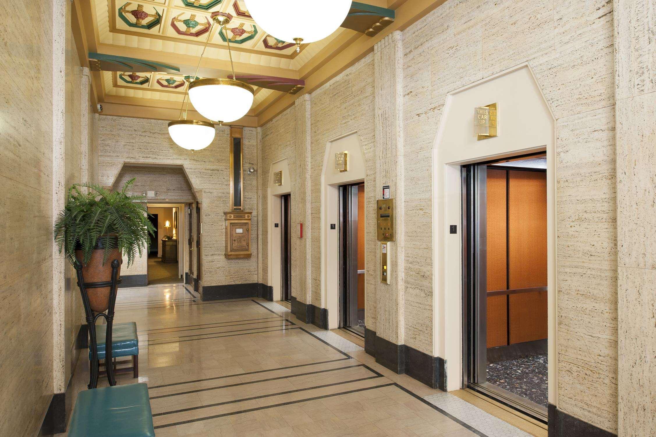 Hampton Inn Indianapolis Downtown Across From Circle Centre Interior photo