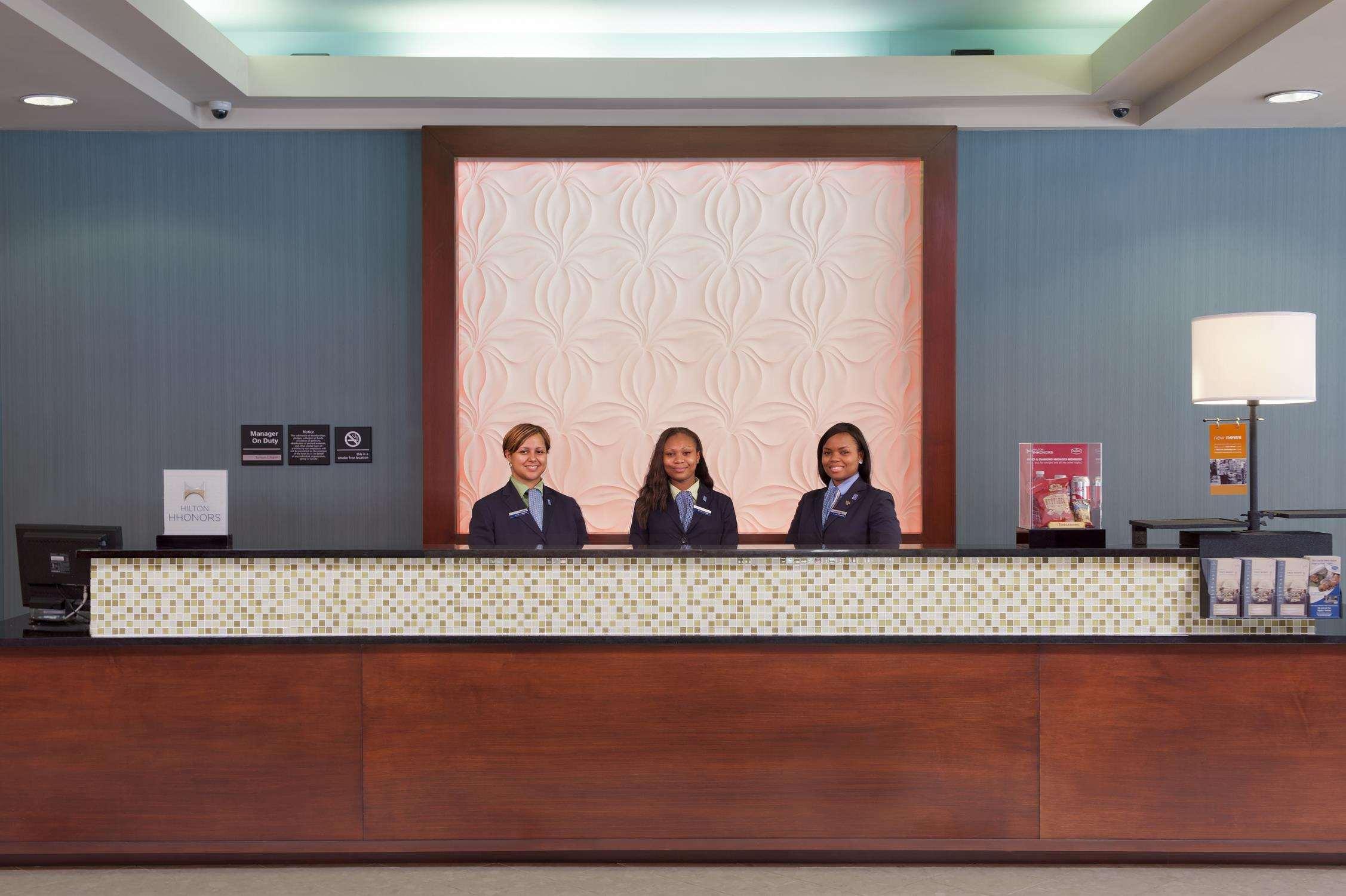 Hampton Inn Indianapolis Downtown Across From Circle Centre Interior photo